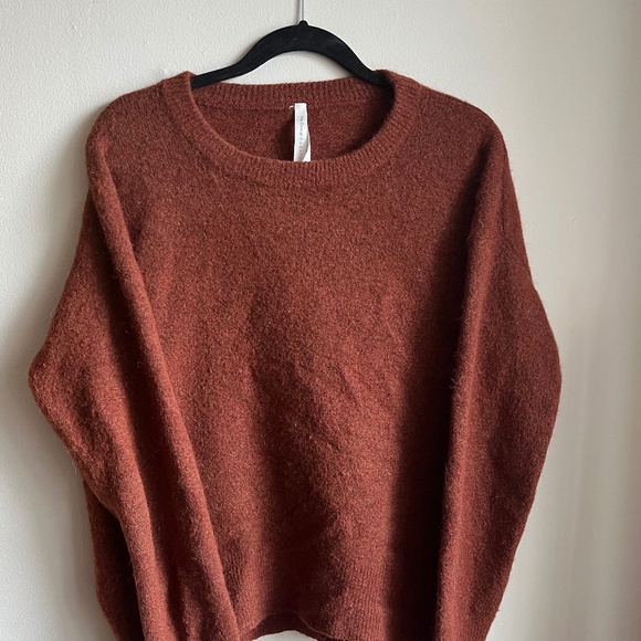 Babaton Sweater - Picture 1 of 3